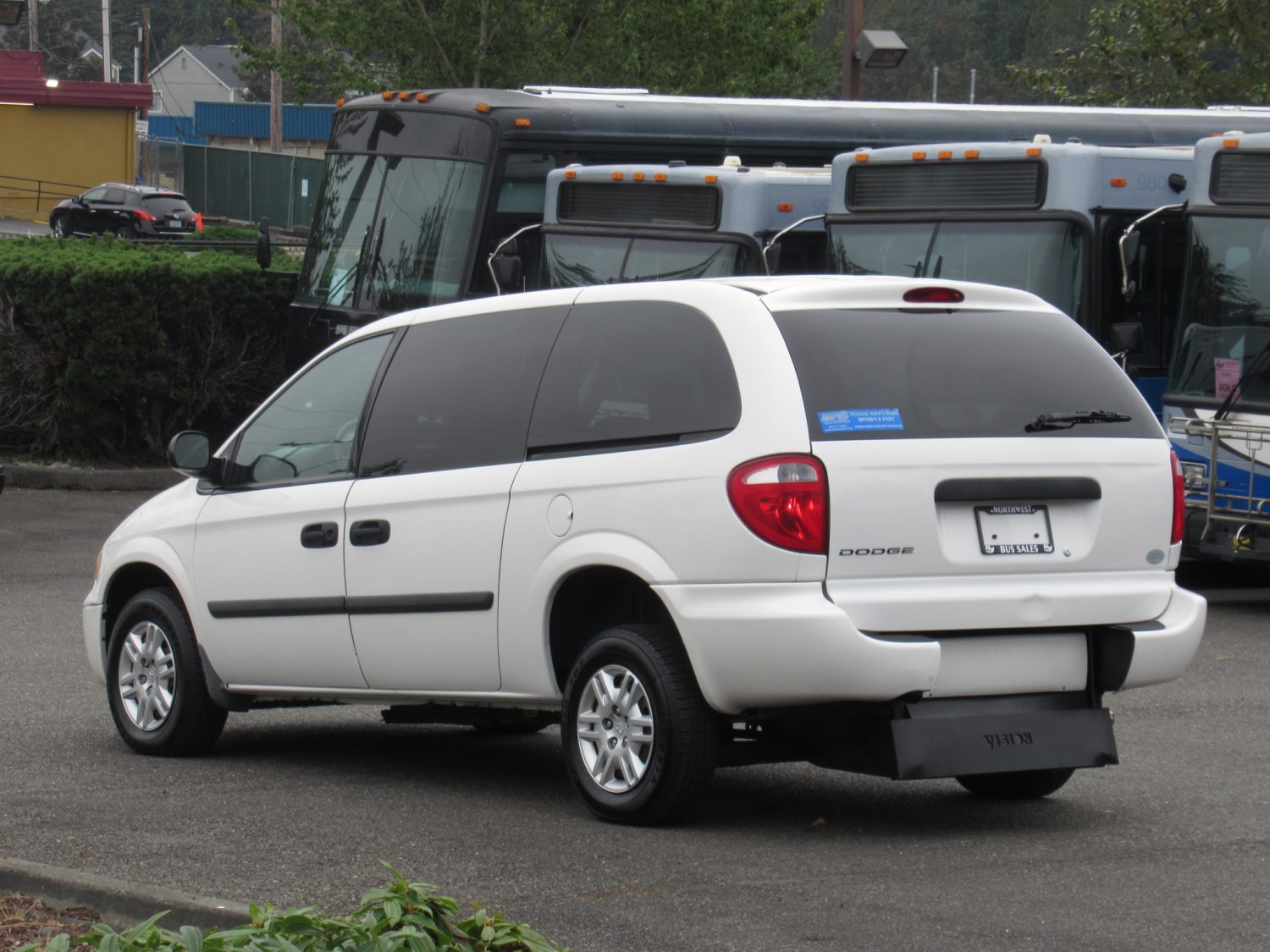 2006 Dodge Caravan Vision by Viewpoint Mobility 3+1 ADA Van - S59333 - Image 4