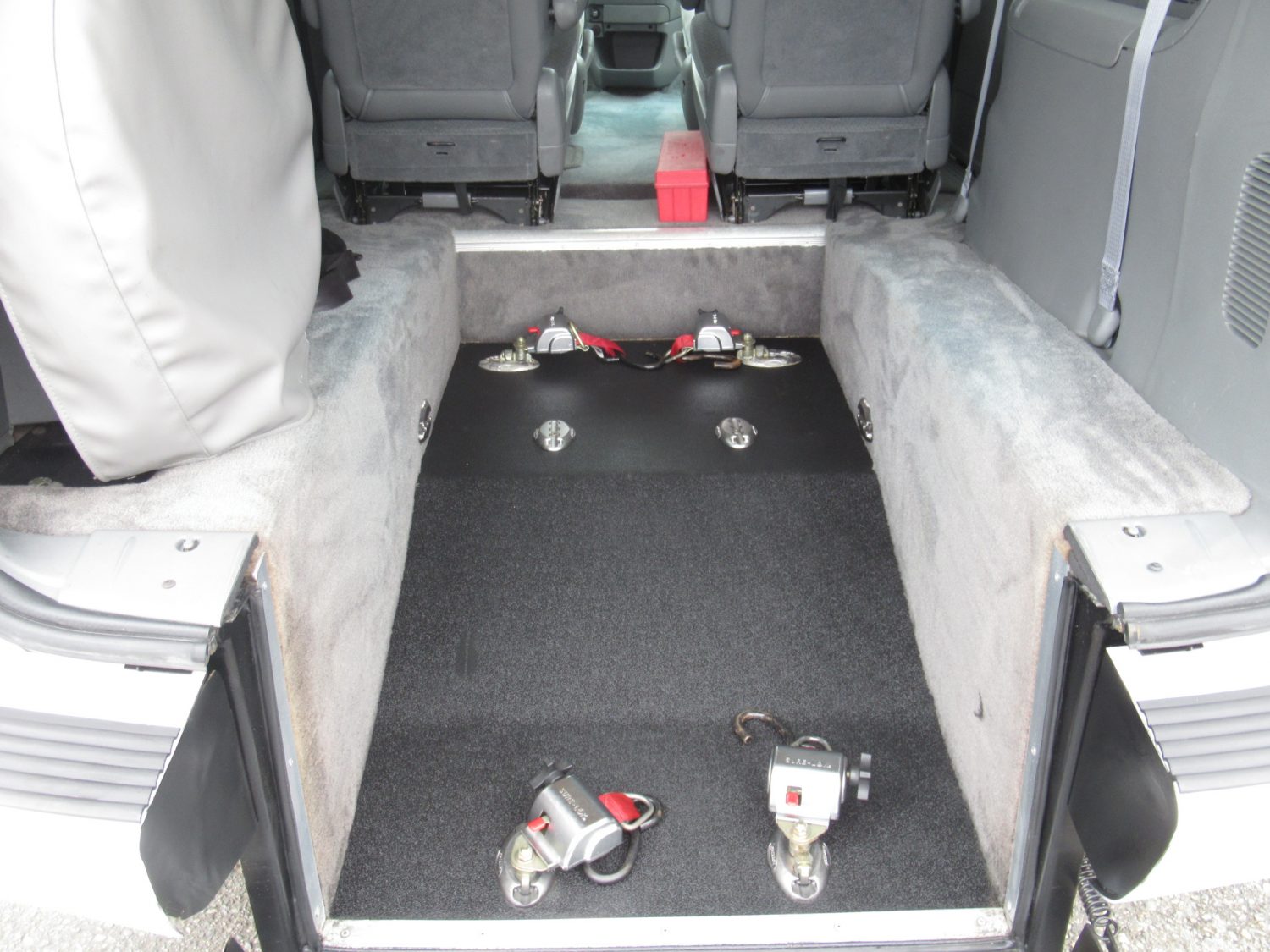 2006 Dodge Caravan Vision by Viewpoint Mobility 3+1 ADA Van - S59333 - Image 9