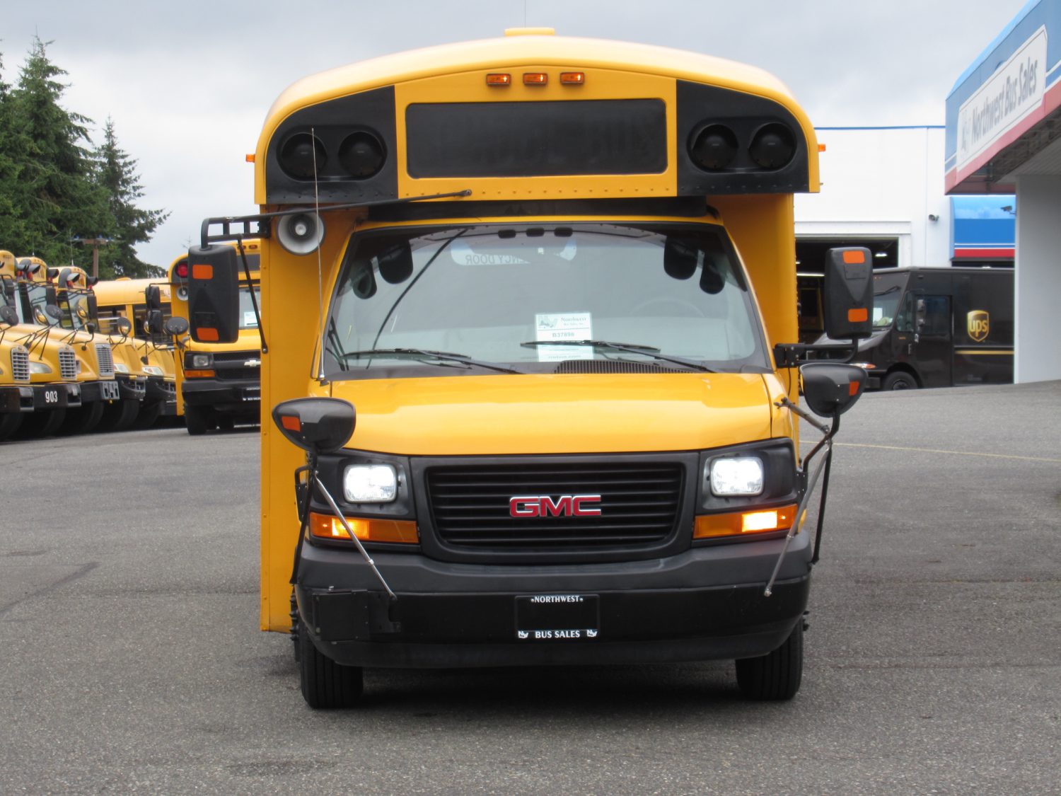 2009 GMC Thomas 14+1 ADA Type-A School Bus - B37898 - Image 3