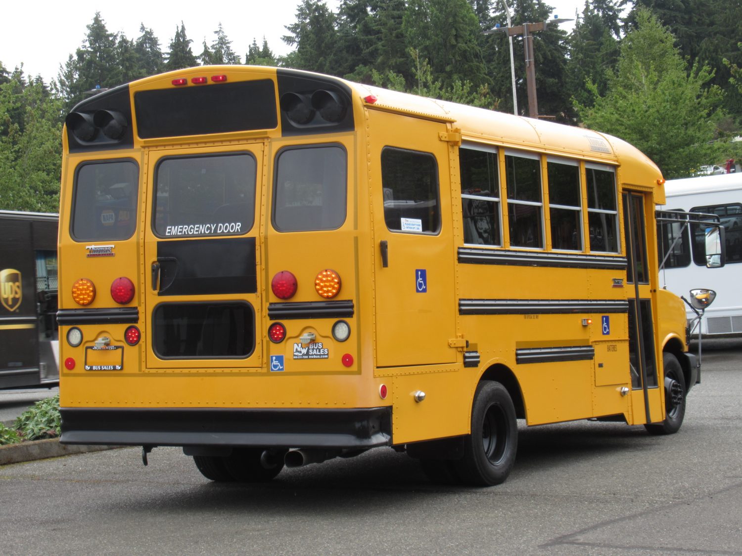 2009 GMC Thomas 14+1 ADA Type-A School Bus - B37898 - Image 12