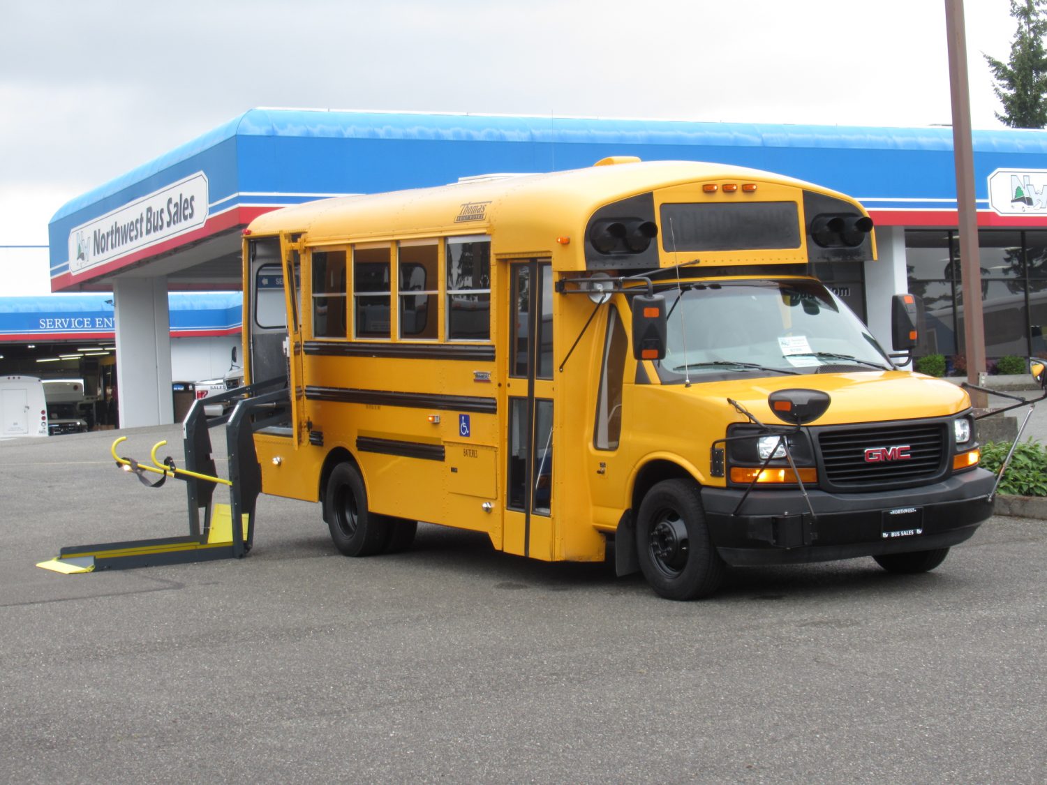 2009 GMC Thomas 14+1 ADA Type-A School Bus - B37898