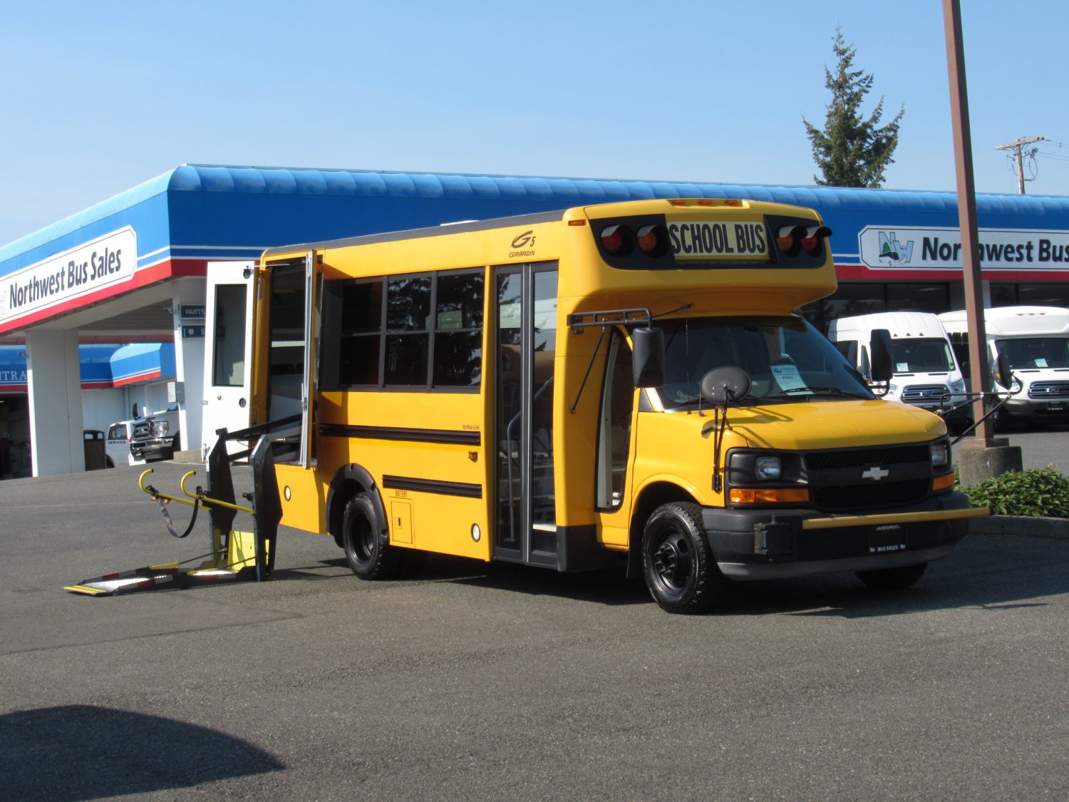 2006 Chevrolet Girardin 12 Passenger + 1 Wheelchair Type-A School Bus - B50662