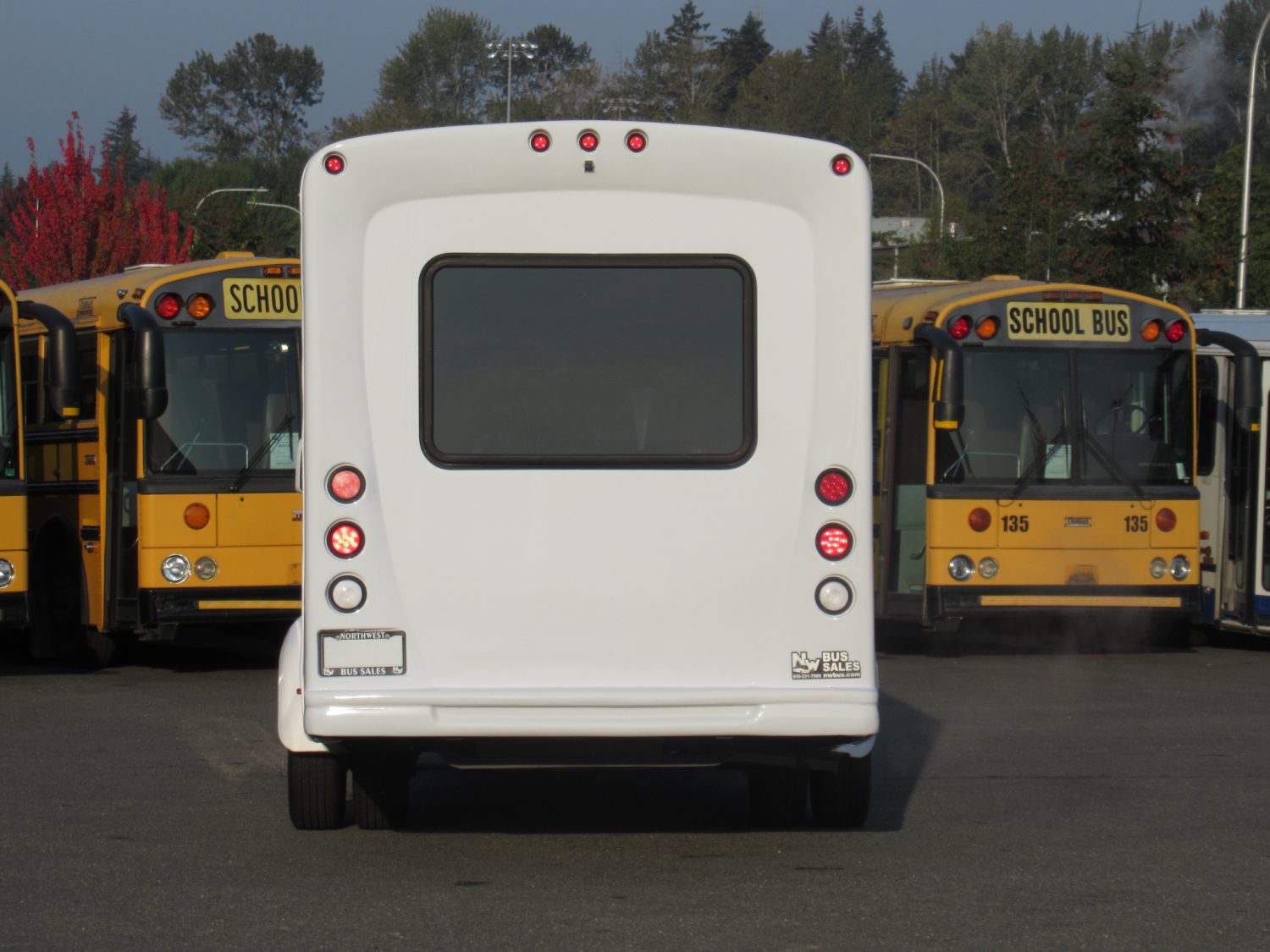 2013 Ford Starcraft Xpress 14 Passenger Shuttle Bus - S44679 - Image 11