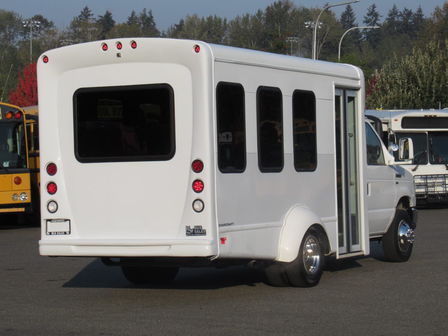 2013 Ford Starcraft Xpress 14 Passenger Shuttle Bus - S44679 - Image 3