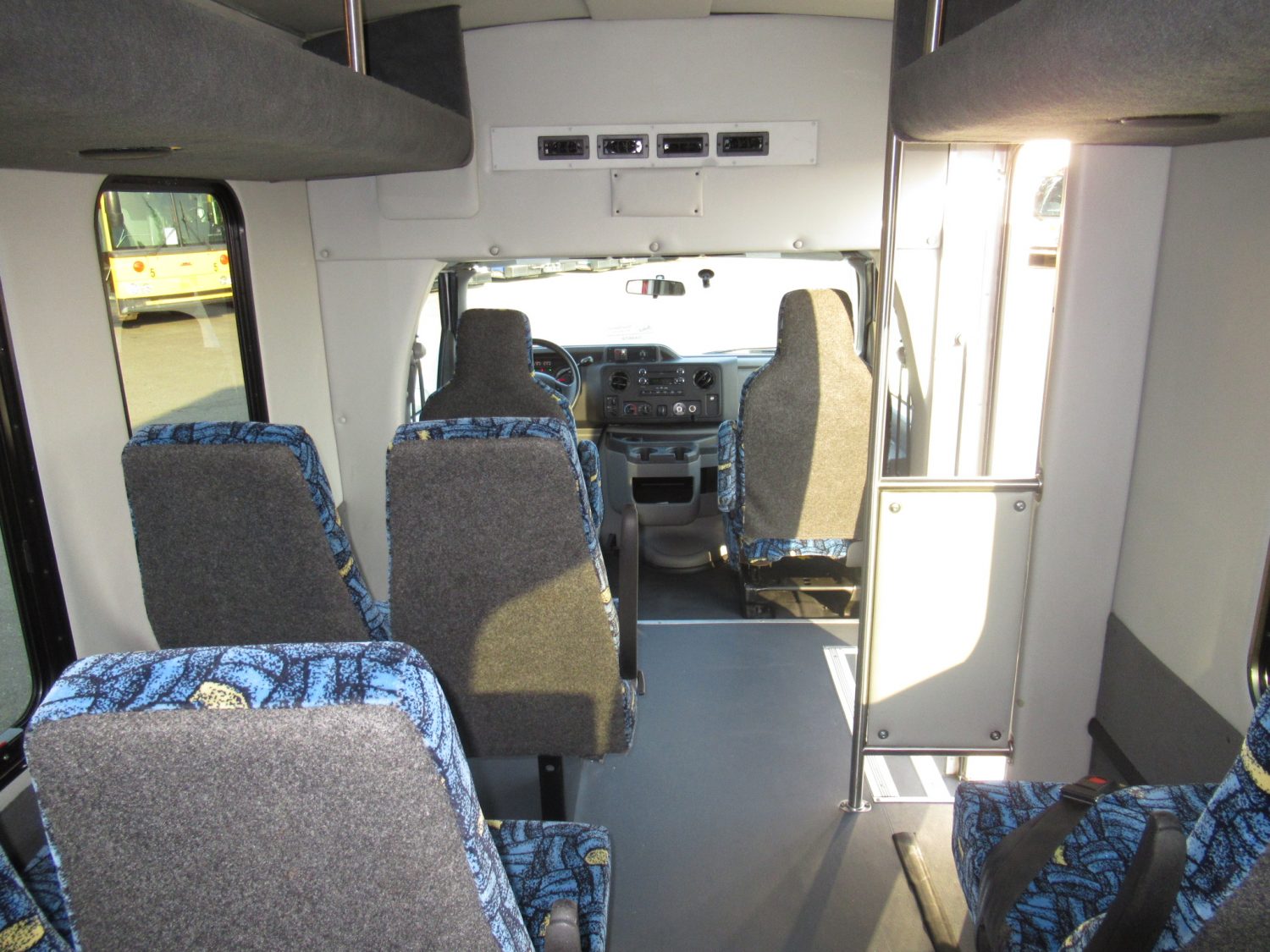 2013 Ford Starcraft Xpress 14 Passenger Shuttle Bus - S44679 - Image 8