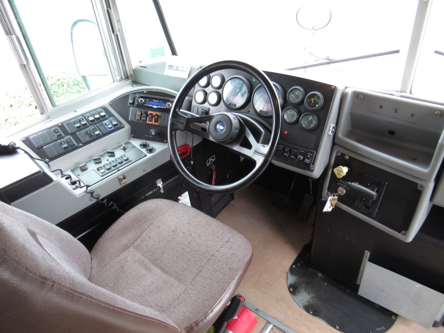 2006 Bluebird Vision 18+2 ADA Short School Bus - B31673 - Image 5