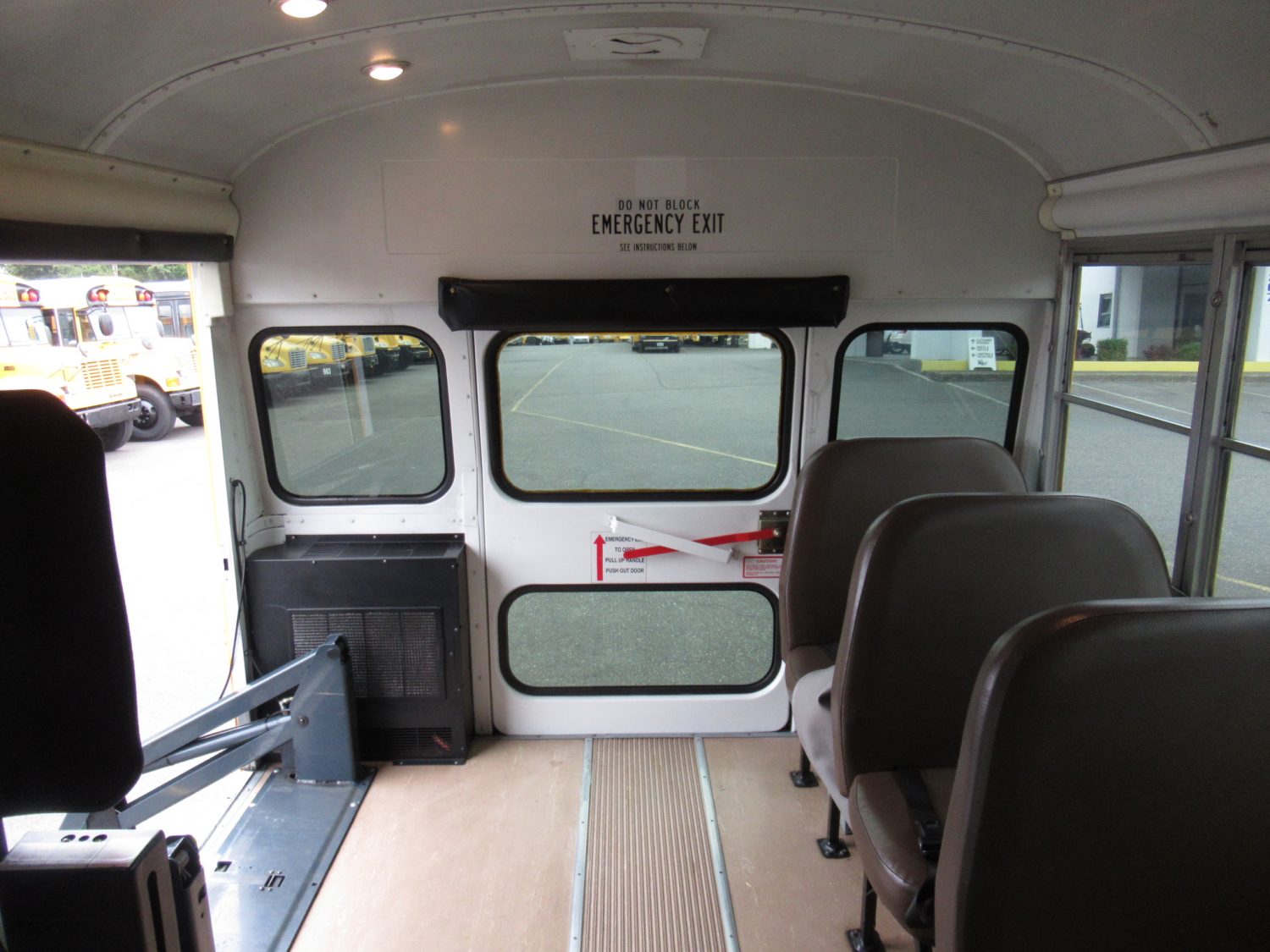 2006 Bluebird Vision 18+2 ADA Short School Bus - B31673 - Image 7