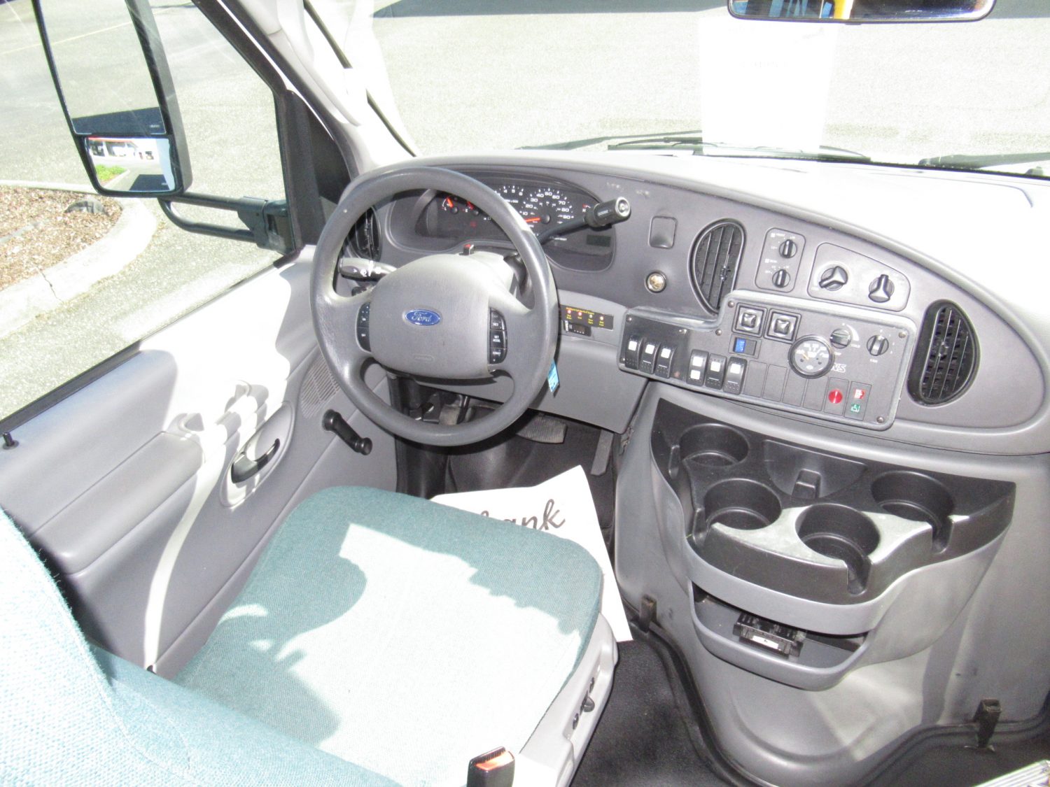 2004 Ford StarTrans Senator 13 Passenger ADA Shuttle Bus - S39463 - Image 5