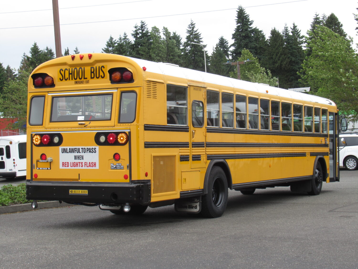 2004 Blue Bird All American 84 Passenger School Bus - B16037 - Image 3