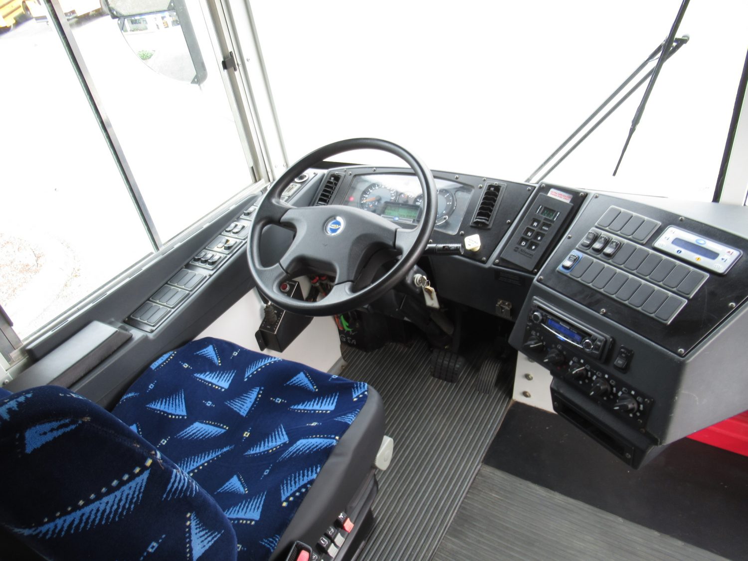 2010 Blue Bird All American 44 Passenger Commercial Bus - B73306 - Image 5