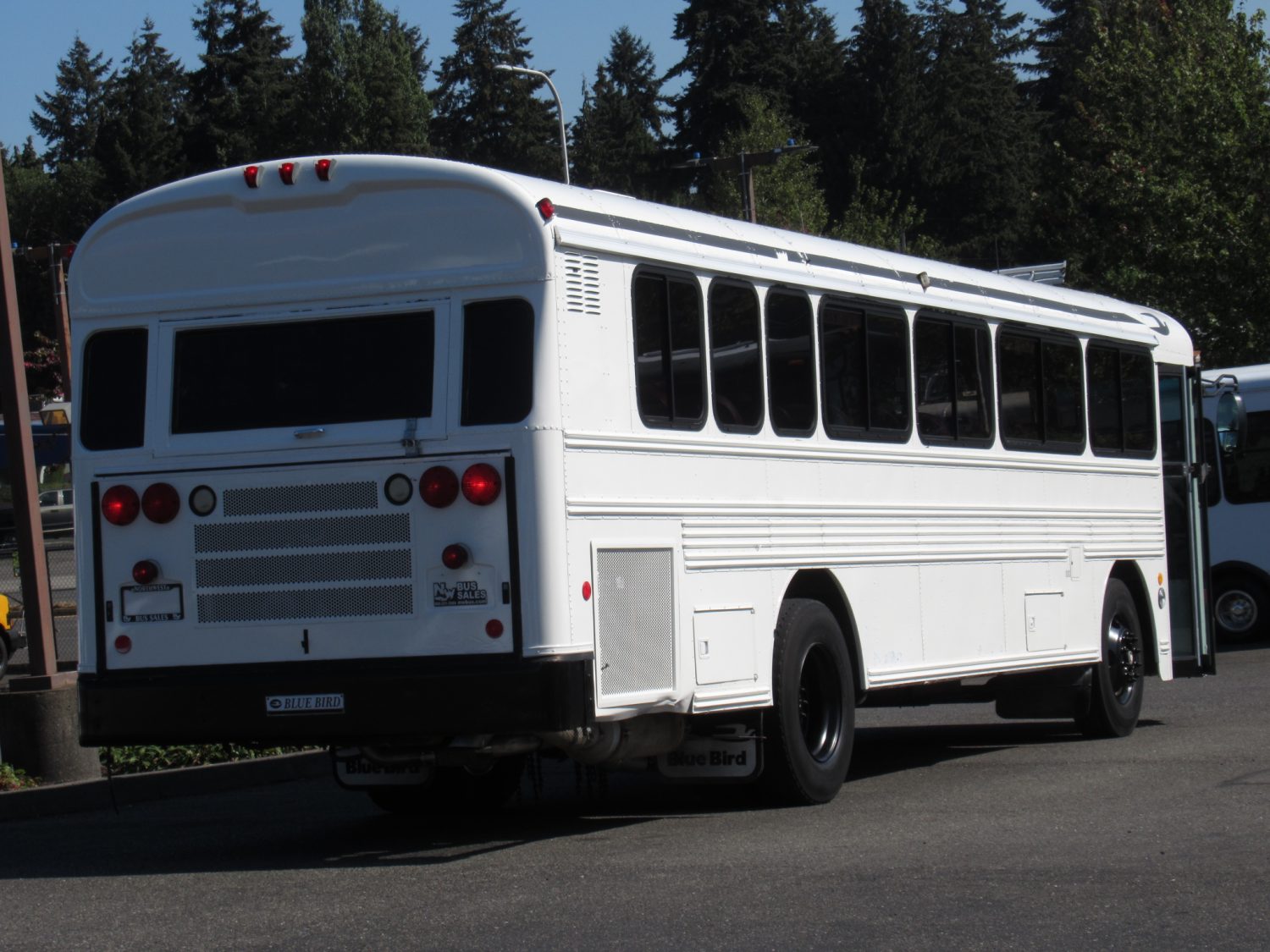 2005 Blue Bird All American 44 Passenger Commercial Bus - B27490 - Image 3