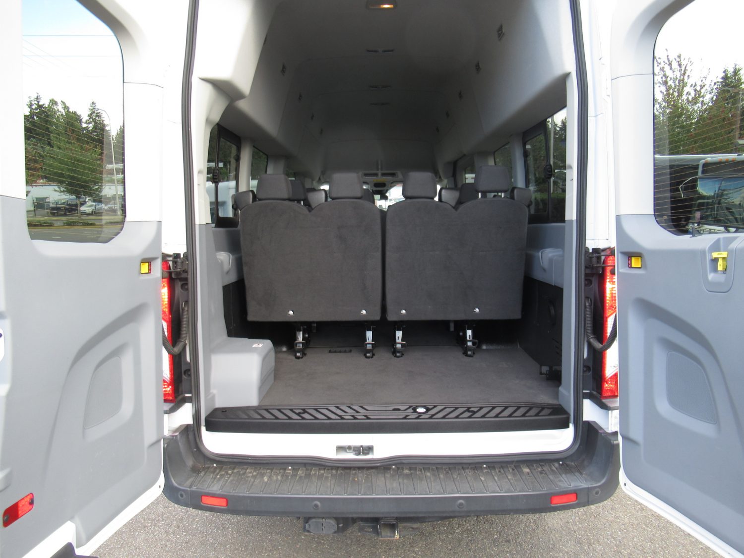 2015 Ford Transit 14 Passenger Van + Rear Luggage - S21944 - Image 10