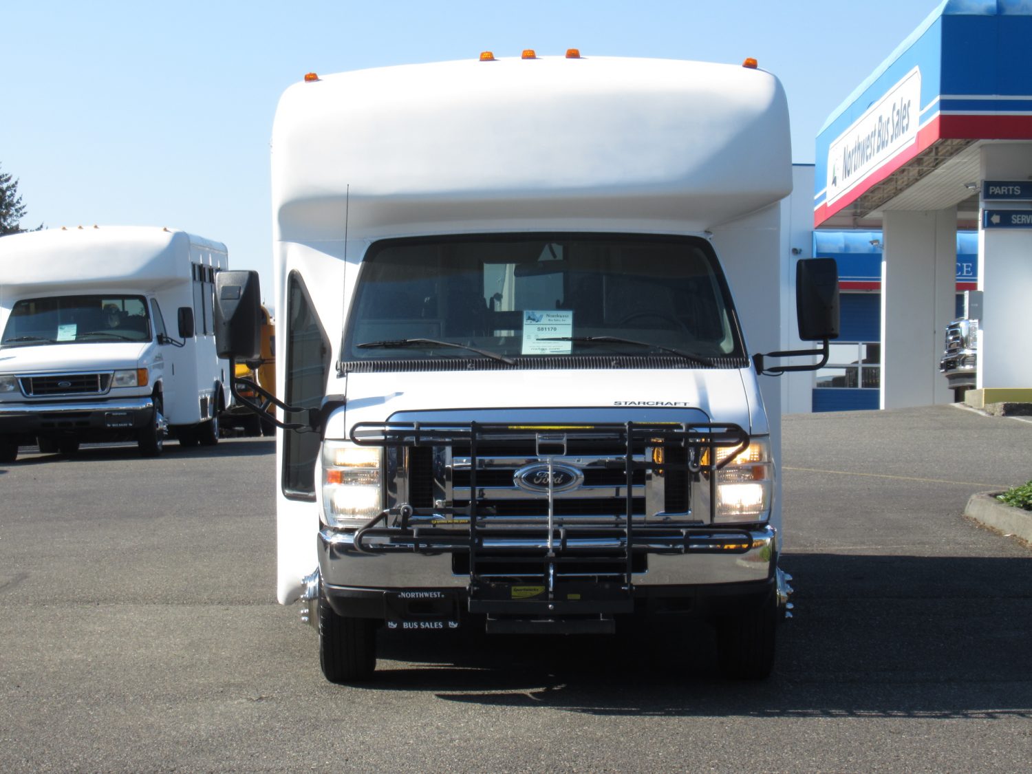 2009 Ford Starcraft Allstar 10 Passenger + 1 Wheelchair ADA Shuttle Bus - S81170 - Image 12