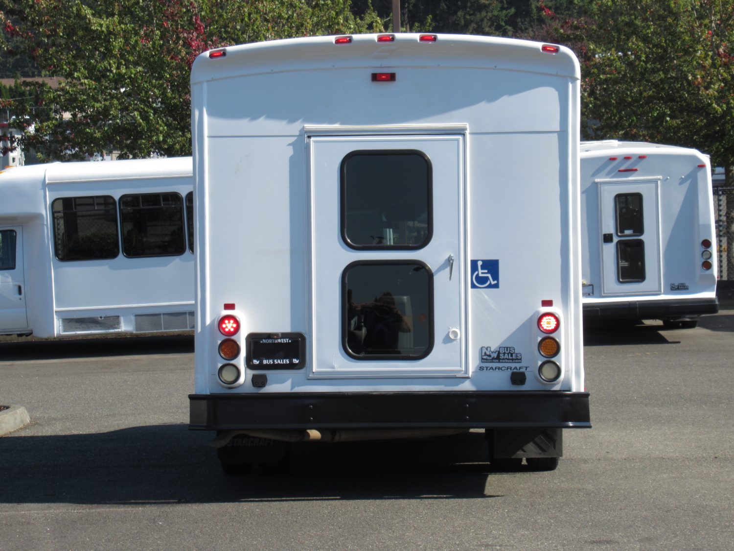 2009 Ford Starcraft Allstar 10 Passenger + 1 Wheelchair ADA Shuttle Bus - S81170 - Image 11