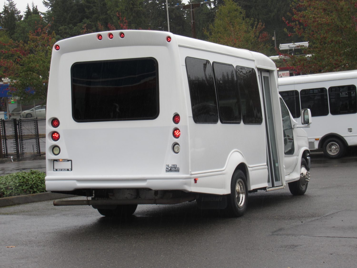 2011 Ford Starcraft Starquest 14 Passenger Shuttle Bus - S22713 - Image 3