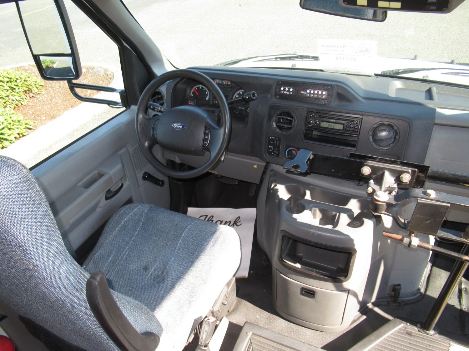 2009 Ford Starcraft Allstar 10 Passenger + 1 Wheelchair ADA Shuttle Bus - S81170 - Image 5