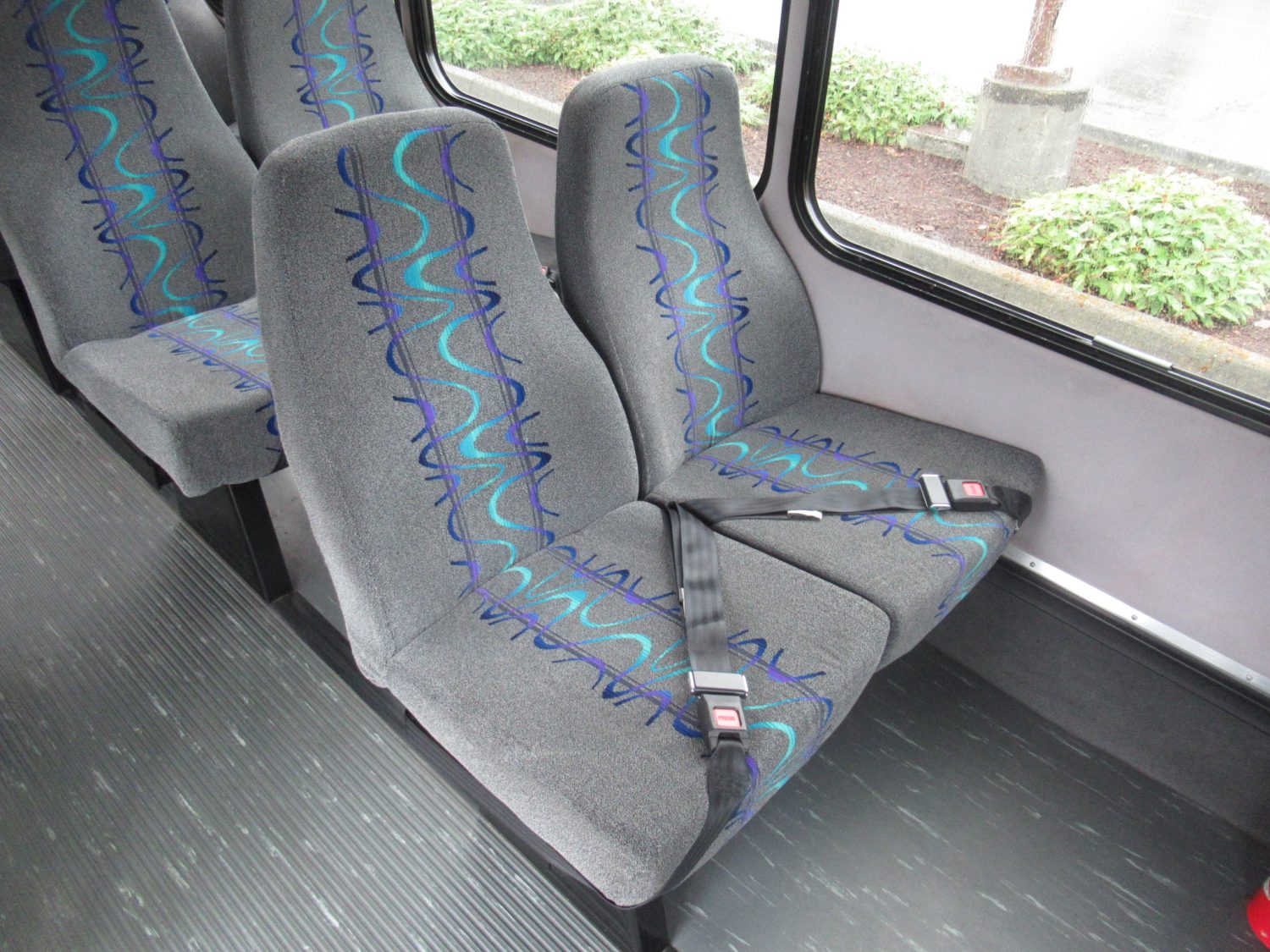 2011 Ford Starcraft Starquest 14 Passenger Shuttle Bus - S22713 - Image 9