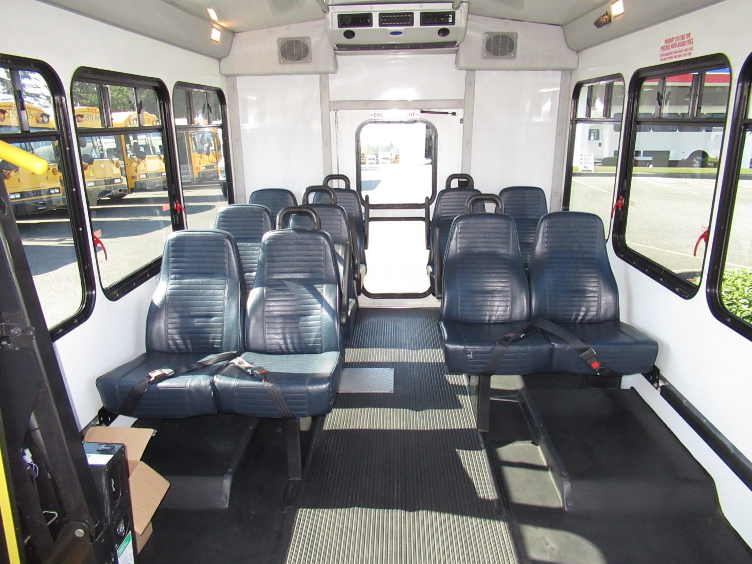 2009 Ford Starcraft Allstar 10 Passenger + 1 Wheelchair ADA Shuttle Bus - S81170 - Image 6