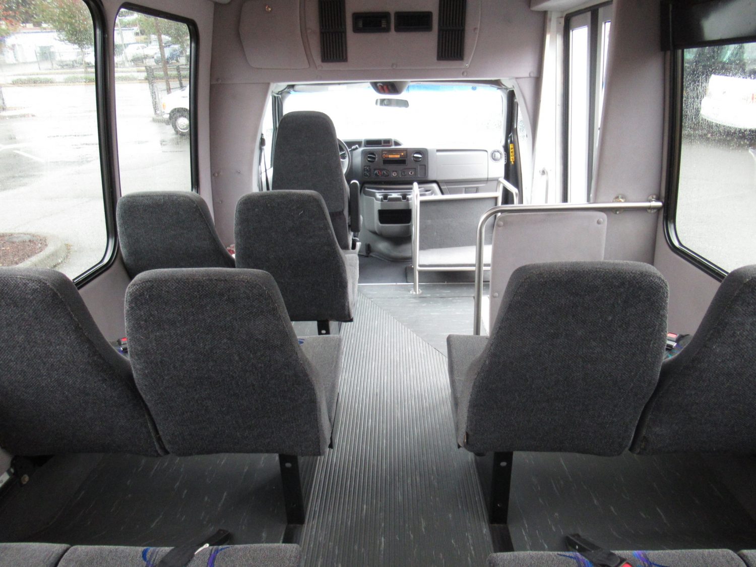 2011 Ford Starcraft Starquest 14 Passenger Shuttle Bus - S22713 - Image 8