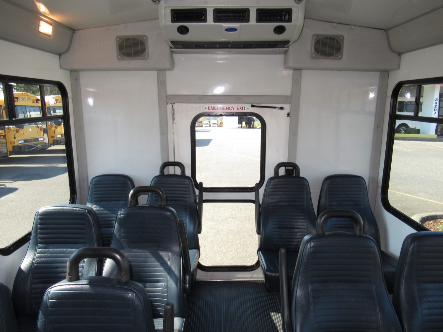 2009 Ford Starcraft Allstar 10 Passenger + 1 Wheelchair ADA Shuttle Bus - S81170 - Image 7