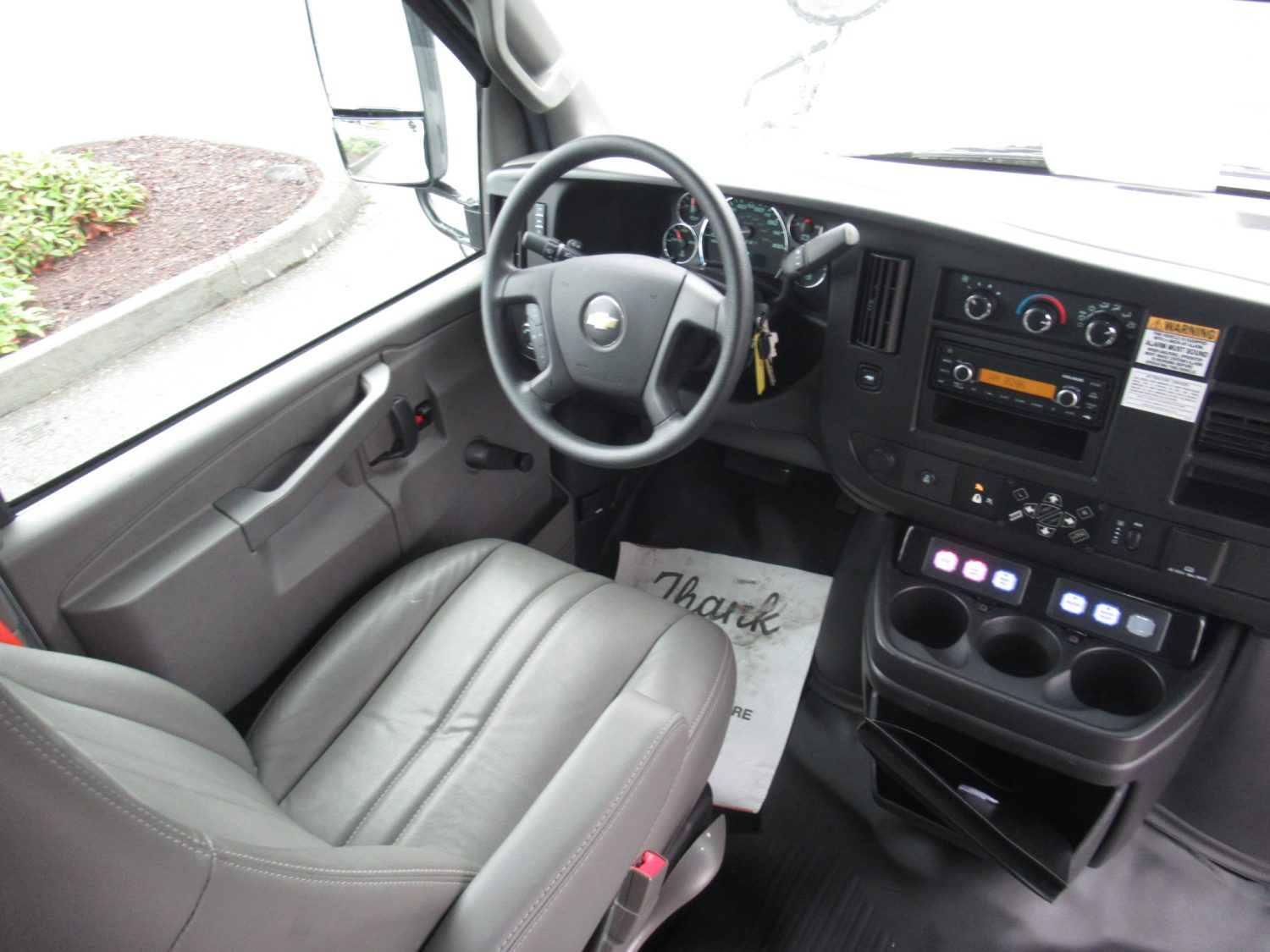 2018 Chevrolet Titan 14 Passenger Daycare Bus - B29925 - Image 5