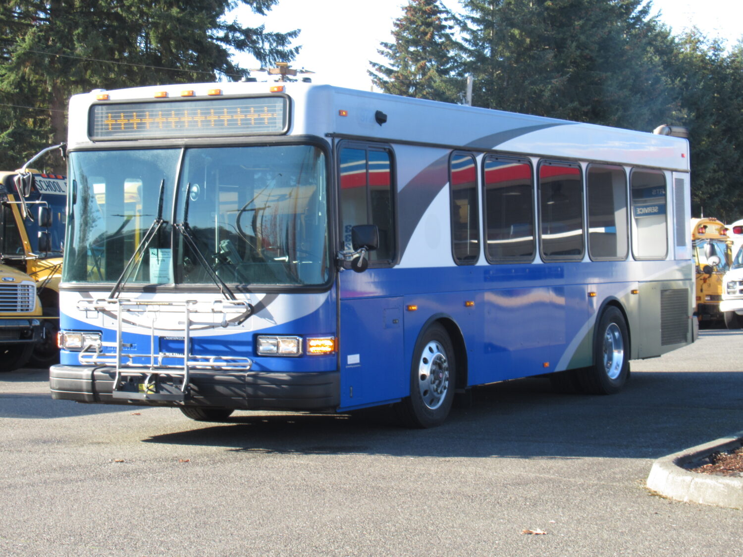 2007 Gillig Low Floor 23 Passenger ADA Transit Bus - T91378 - Image 2