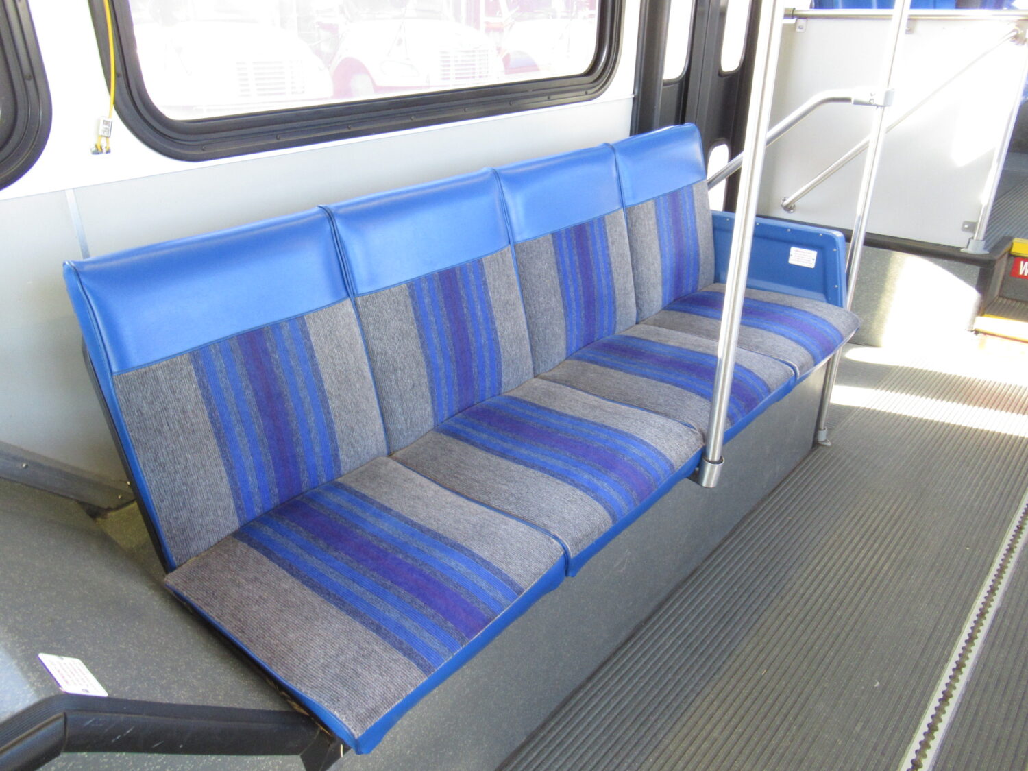 2007 Gillig Low Floor 23 Passenger ADA Transit Bus - T91378 - Image 7