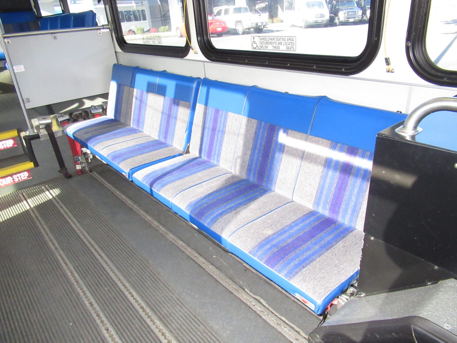 2007 Gillig Low Floor 23 Passenger ADA Transit Bus - T91378 - Image 8