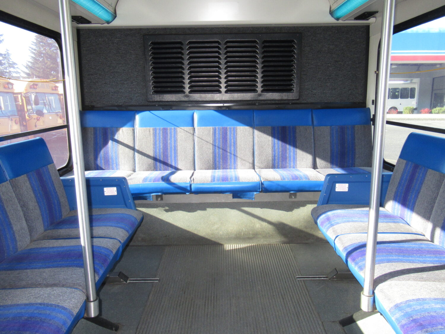 2007 Gillig Low Floor 23 Passenger ADA Transit Bus - T91378 - Image 9
