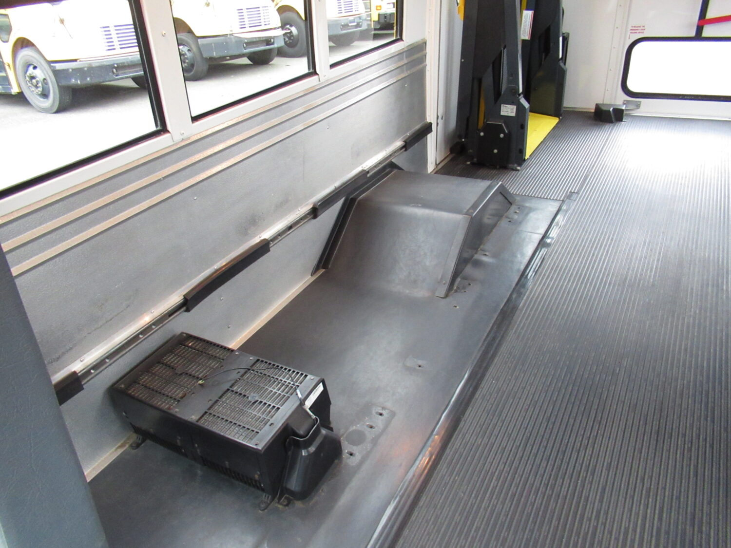 2012 Chevrolet Starcraft Quest 6 Passenger + 1 Wheelchair School Bus - B16295 - Image 8