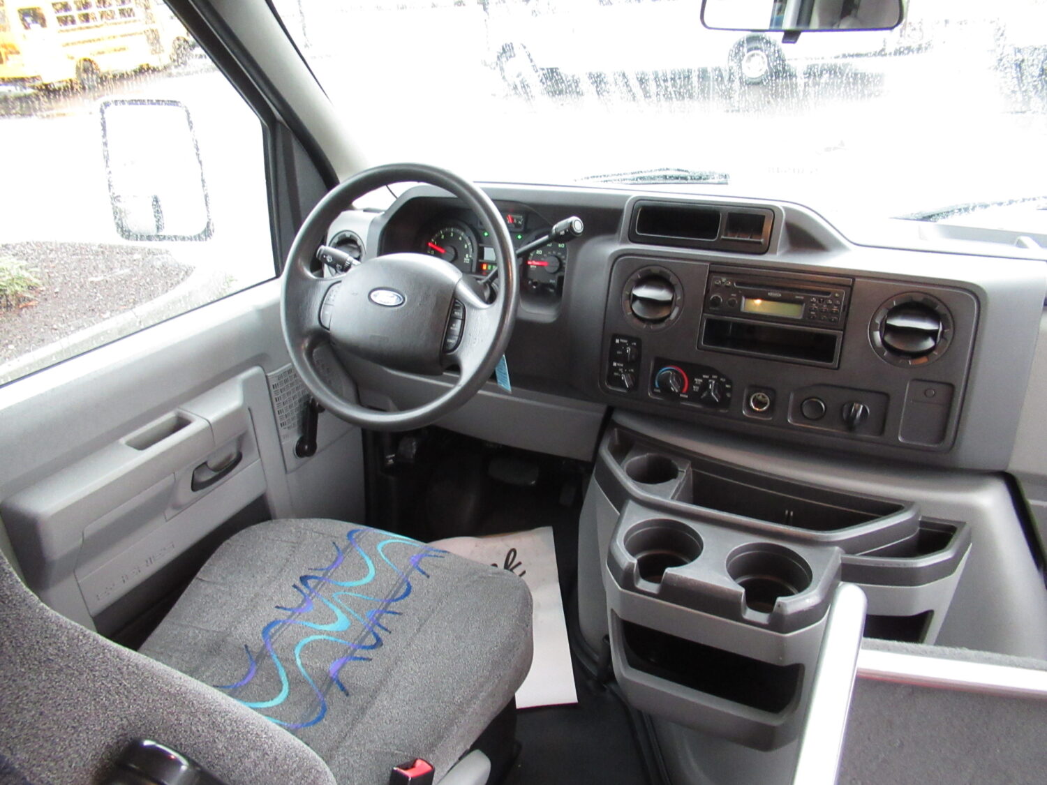 2011 Ford Starcraft Starquest 14 Passenger Shuttle Bus - S21341 - Image 5