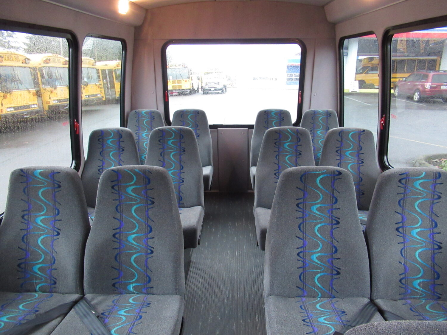 2011 Ford Starcraft Starquest 14 Passenger Shuttle Bus - S21341 - Image 6