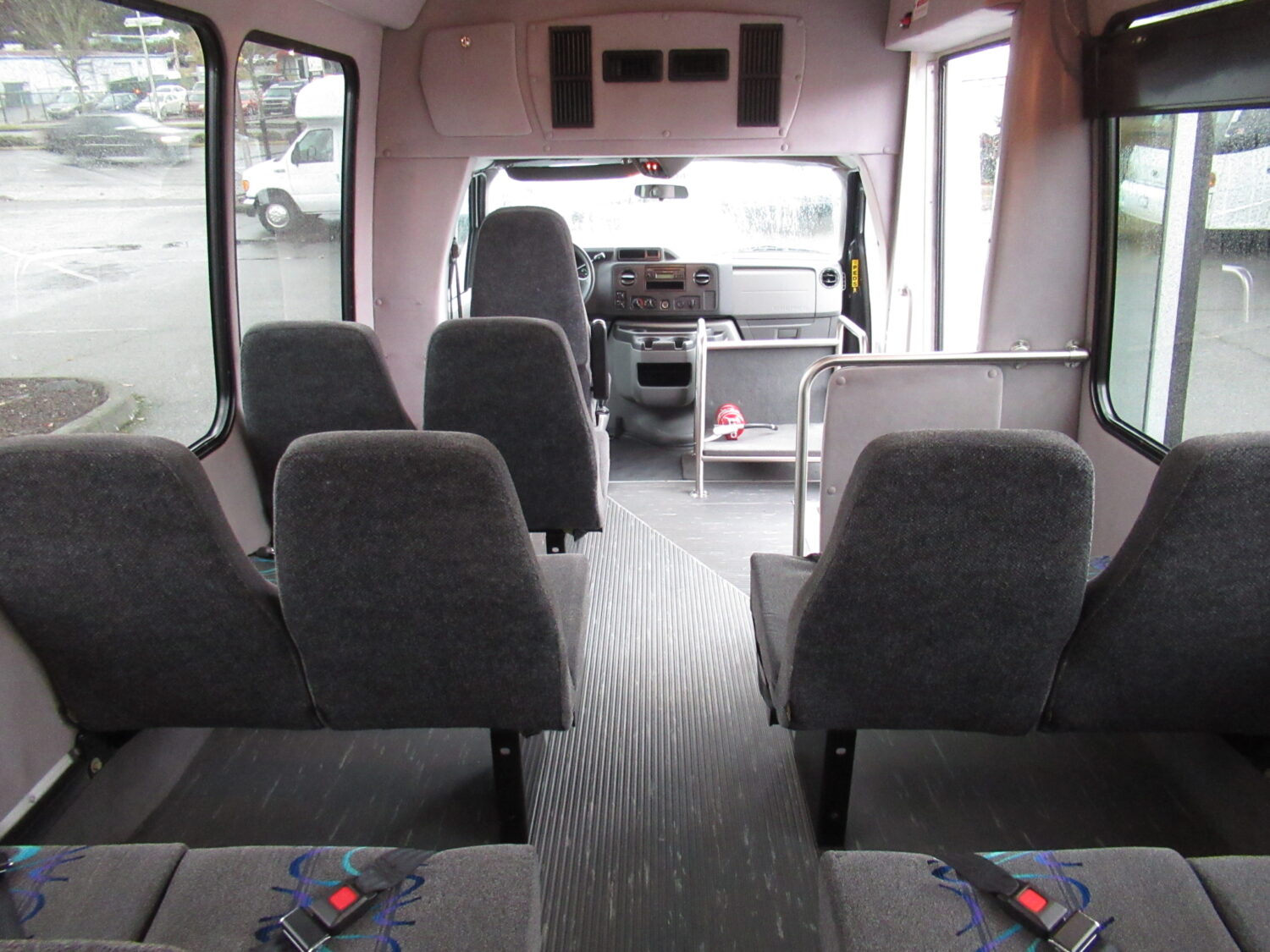 2011 Ford Starcraft Starquest 14 Passenger Shuttle Bus - S21341 - Image 8