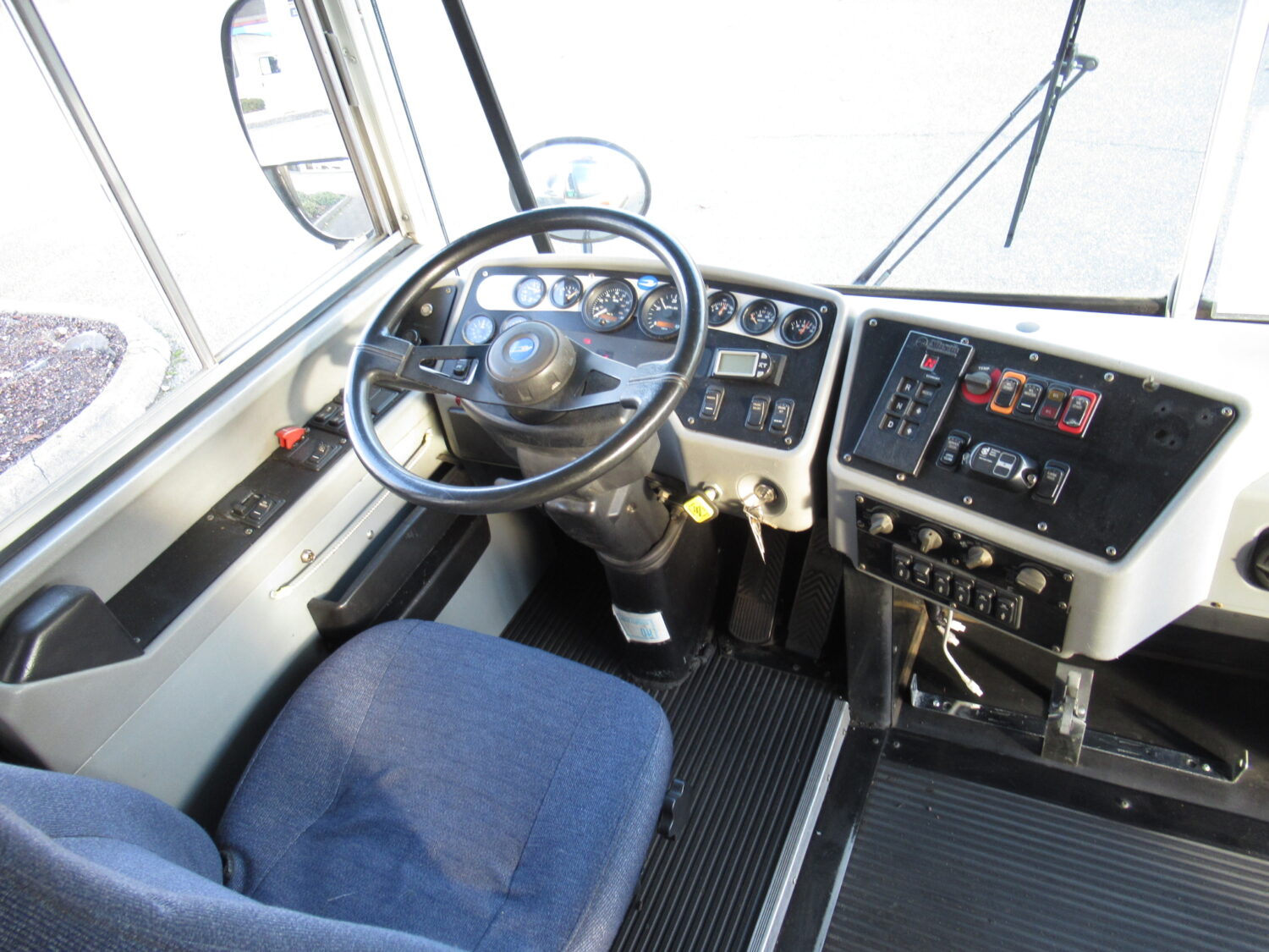 2003 Blue Bird All American 84 Passenger School Bus - B08898 - Image 5