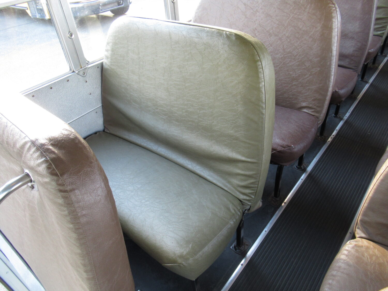 2003 Blue Bird All American 84 Passenger School Bus - B08898 - Image 9