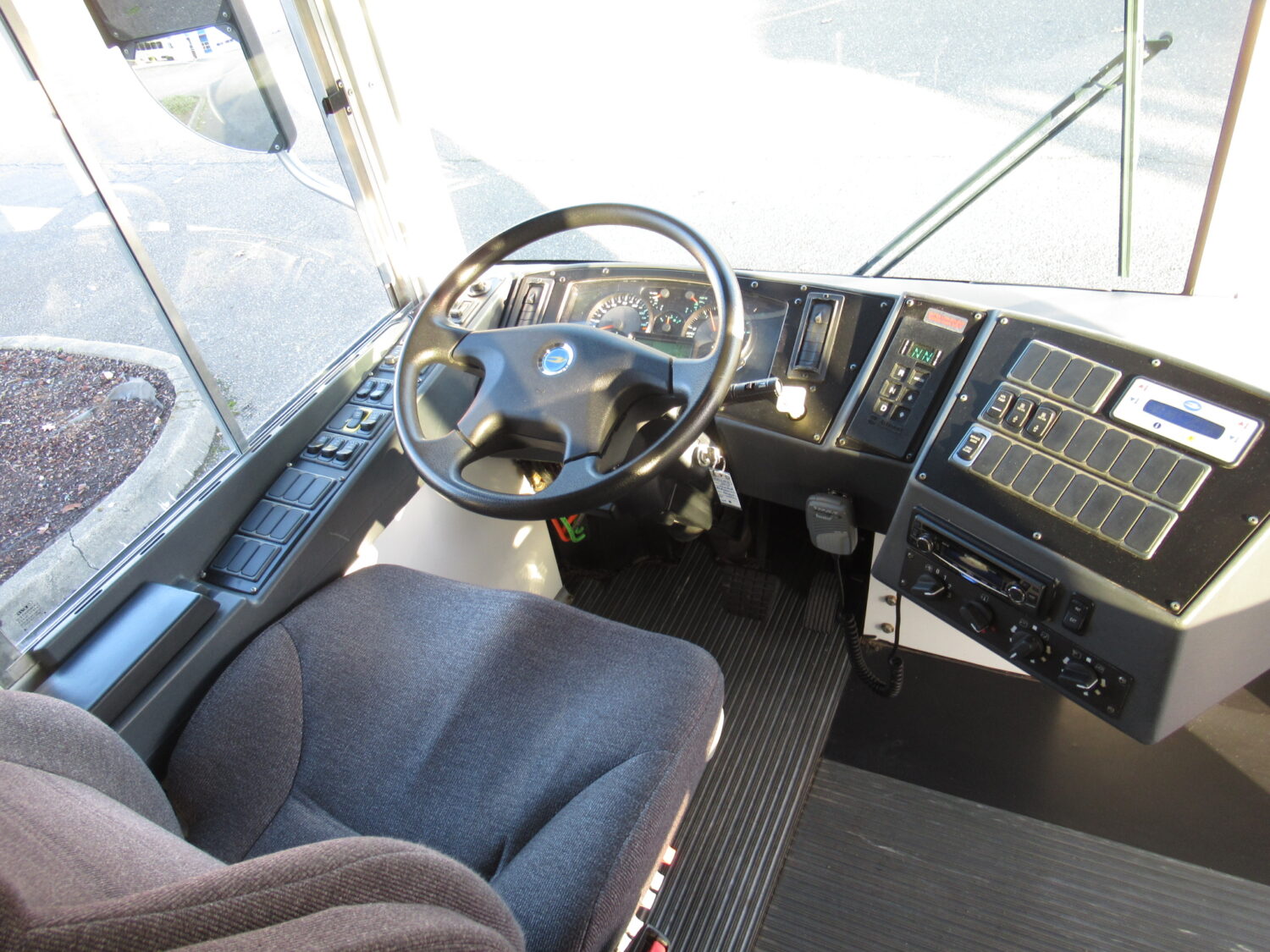 2012 Blue Bird All American 36 Passenger + Interior Luggage Commercial Bus - B84202 - Image 5