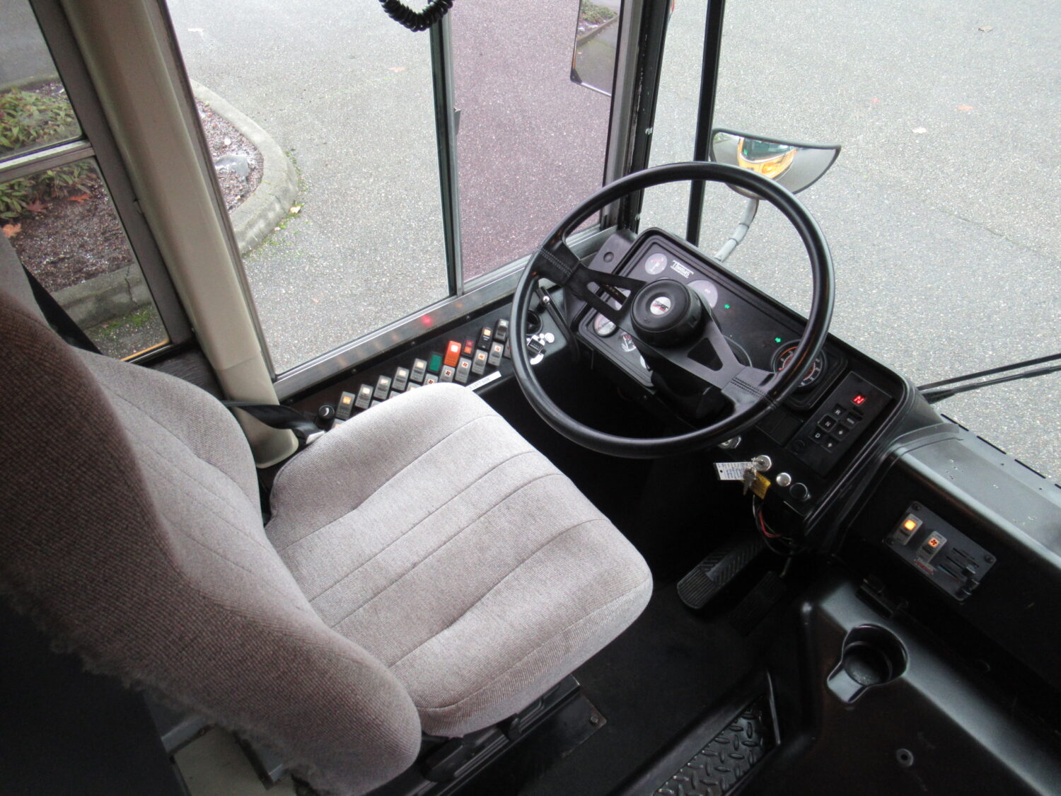 2003 Thomas Saf-T-Liner 78 Passenger School Bus - B26396 - Image 5