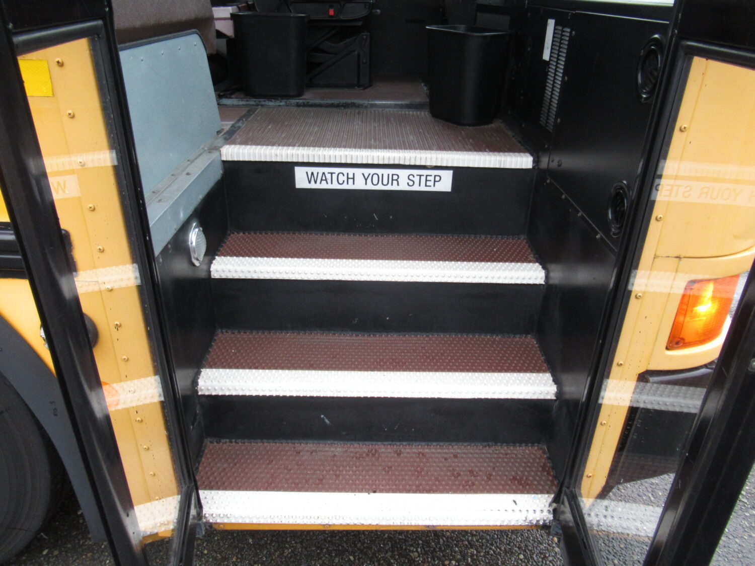 2009 International RE-300 78 Passenger School Bus - B47229 - Image 9