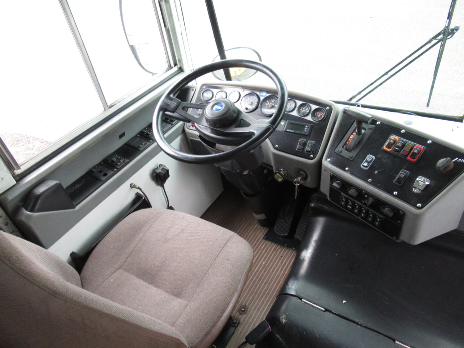 2004 Blue Bird All American 18 Passenger + 3 Wheelchair Short School Bus - B15043 - Image 5