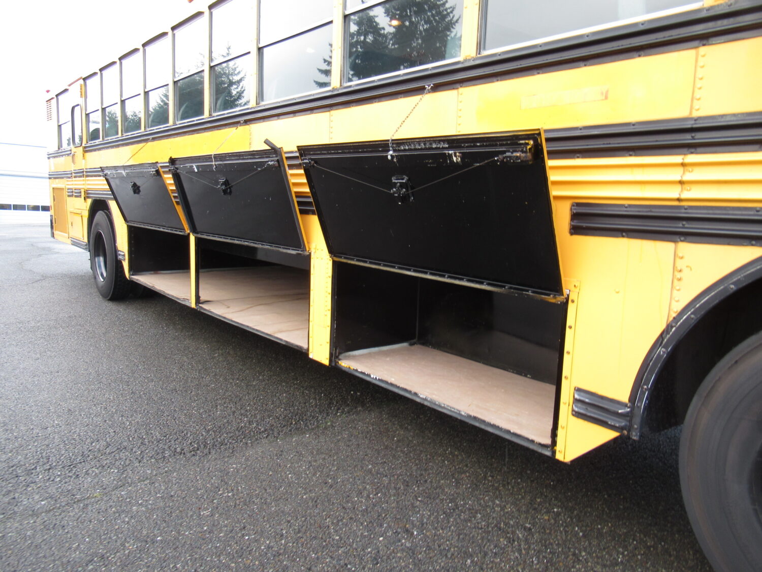 2001 Blue Bird All American 81 Passenger School Bus - B98481 - Image 10