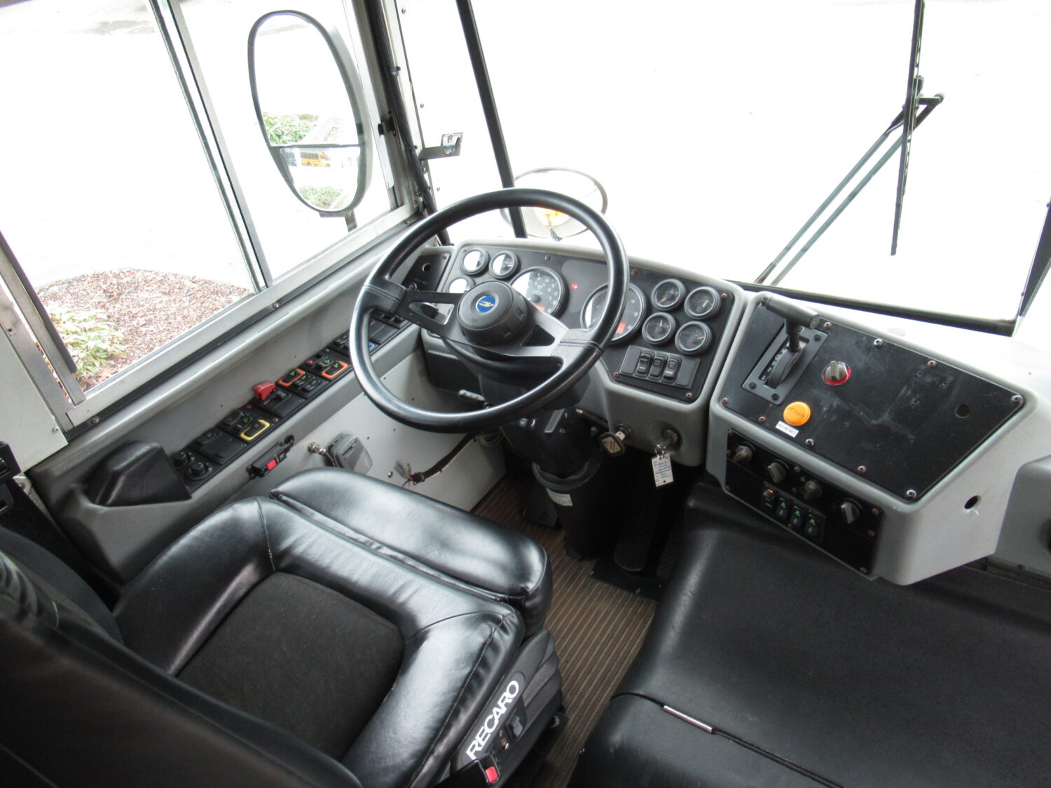 2007 Blue Bird All American 24 Passenger + 1 Wheelchair Short School Bus - B43206 - Image 5