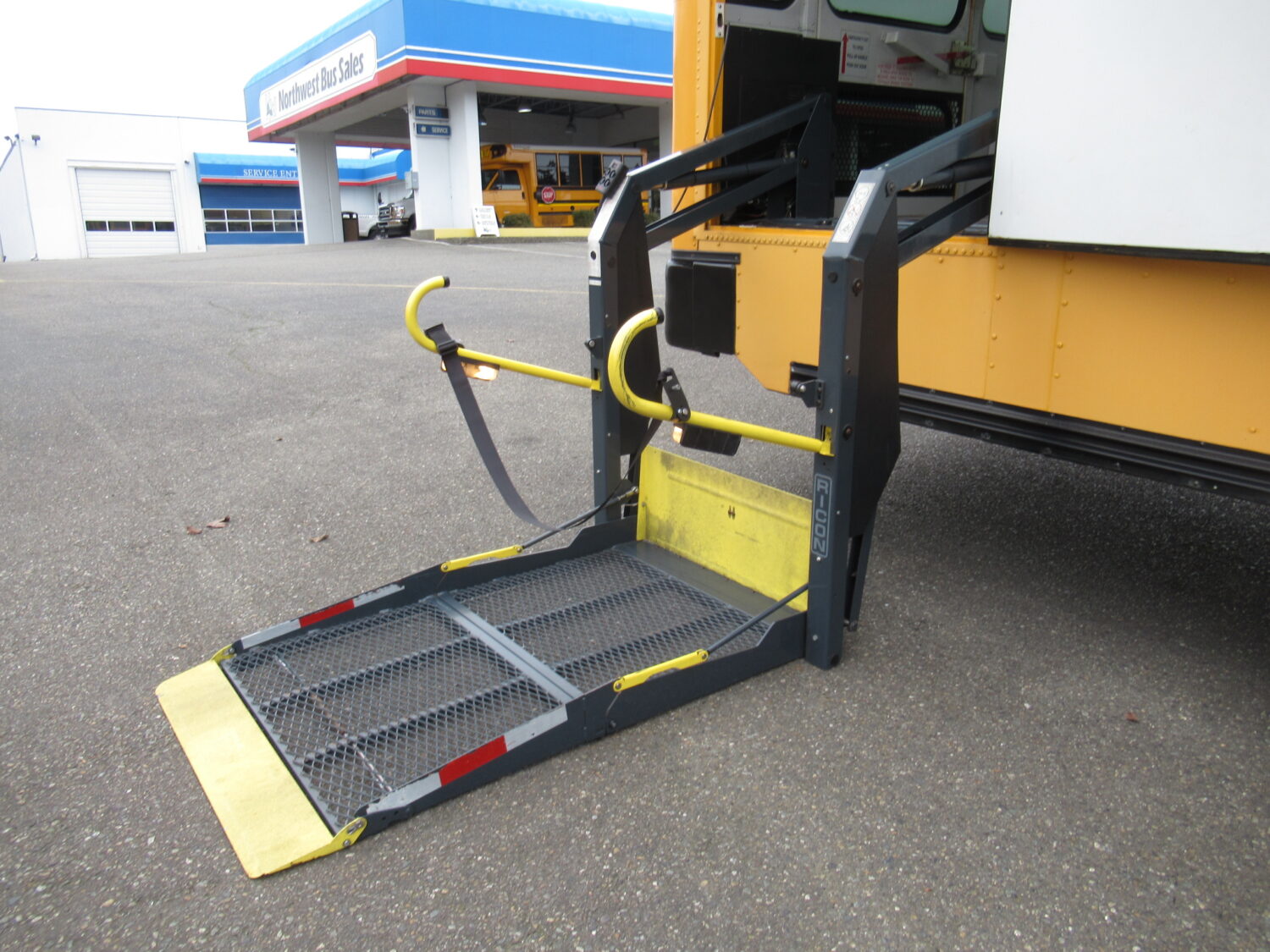 2007 Blue Bird All American 24 Passenger + 1 Wheelchair Short School Bus - B43206 - Image 10