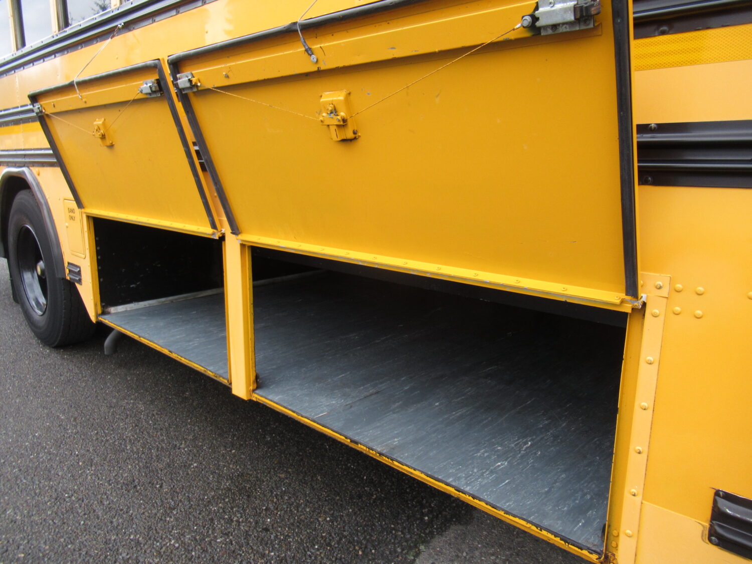 2006 Blue Bird All American 75 Passenger School Bus - B31724 - Image 11