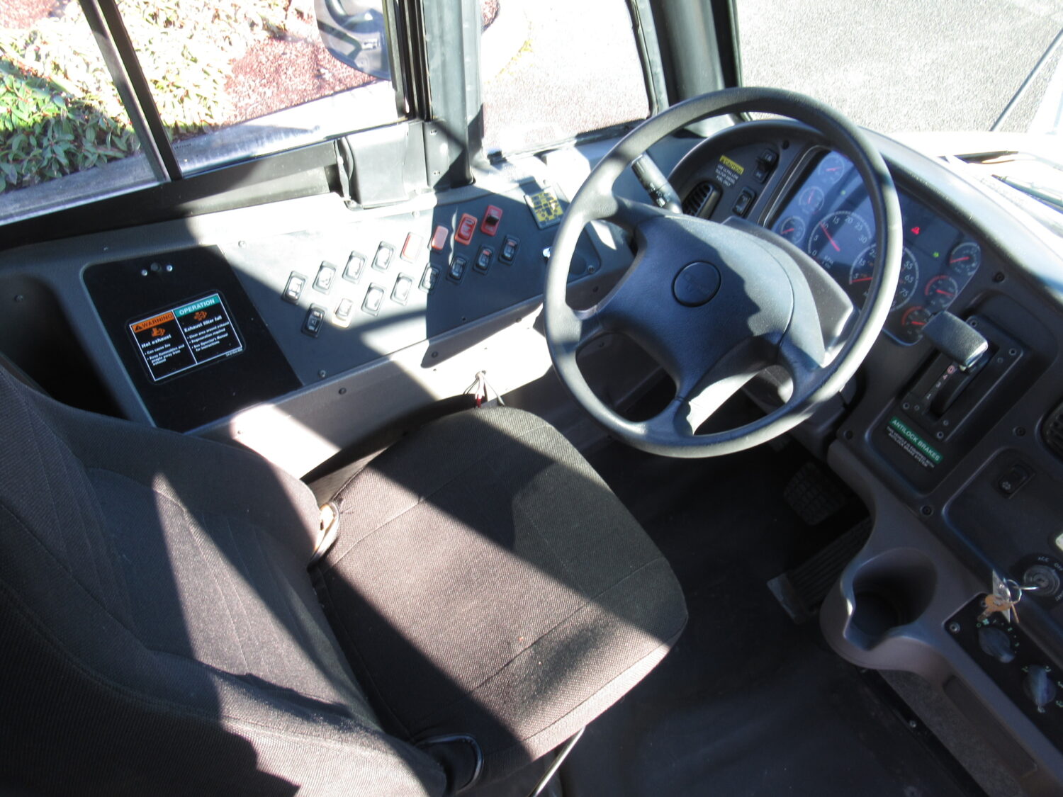 2009 Thomas Saf-T-Liner C2 71 Passenger School Bus - B74394 - Image 5