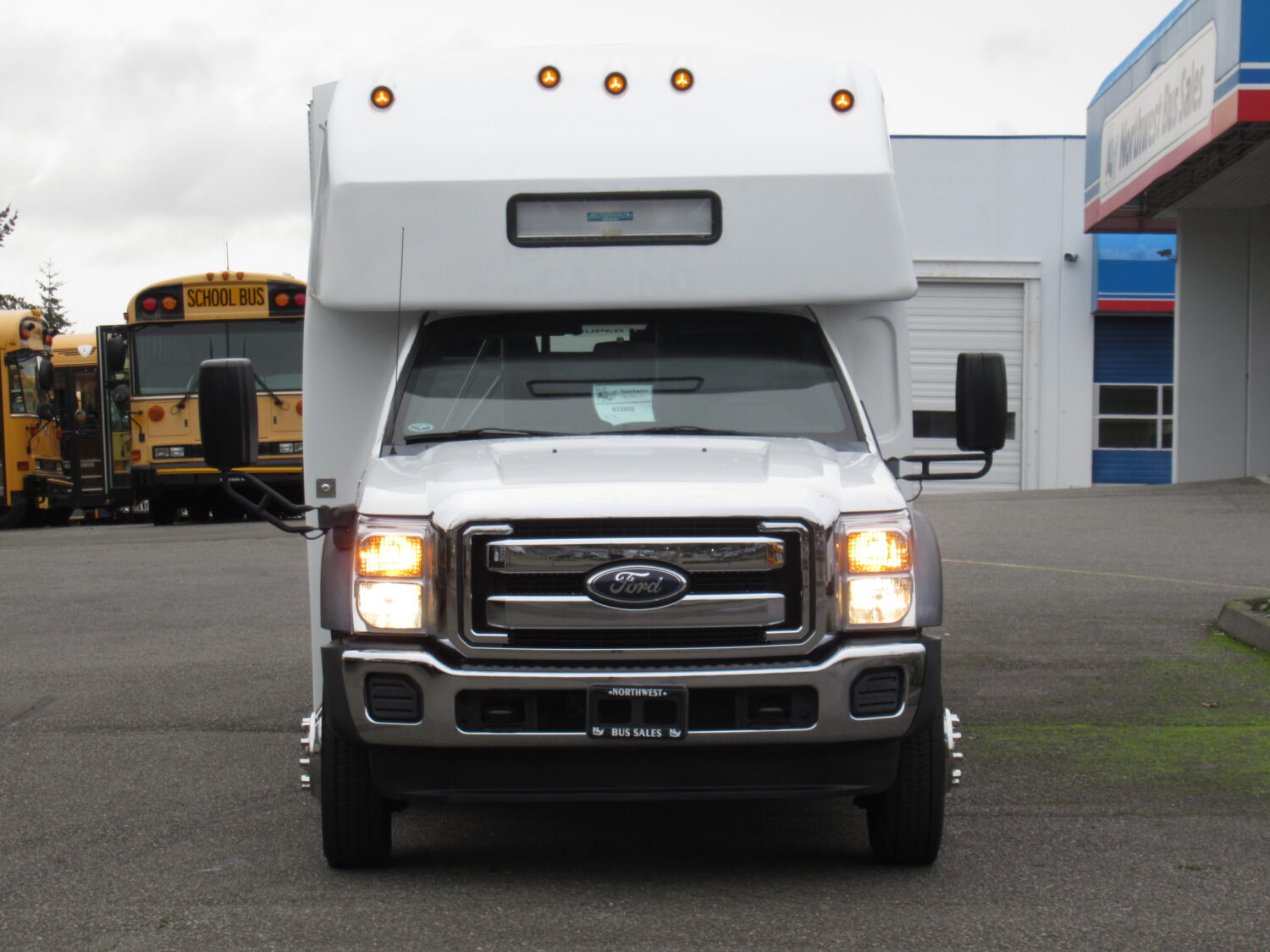 2012 Ford F550 Goshen G-FORCE 24 Passenger ADA Shuttle Bus - S33855 - Image 12