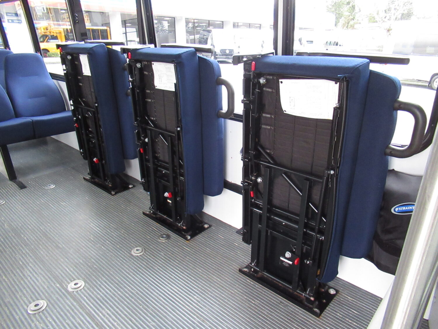 2012 Ford F550 Goshen G-FORCE 24 Passenger ADA Shuttle Bus - S33855 - Image 10