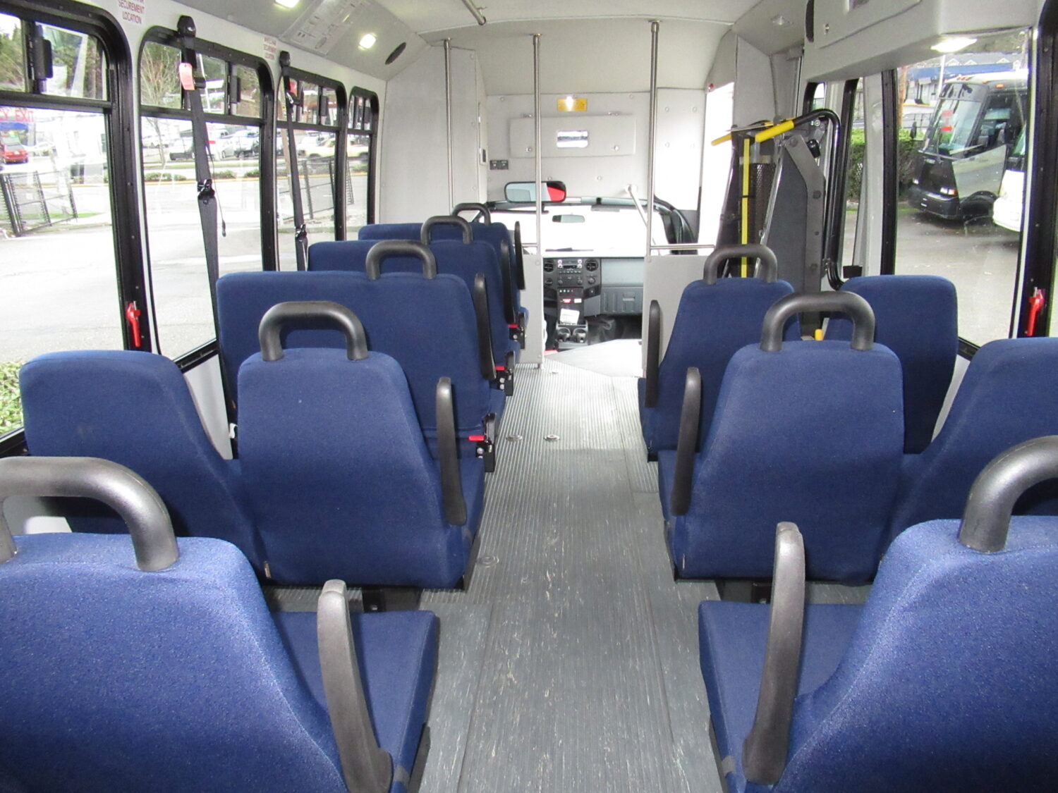 2012 Ford F550 Goshen G-FORCE 24 Passenger ADA Shuttle Bus - S33855 - Image 8