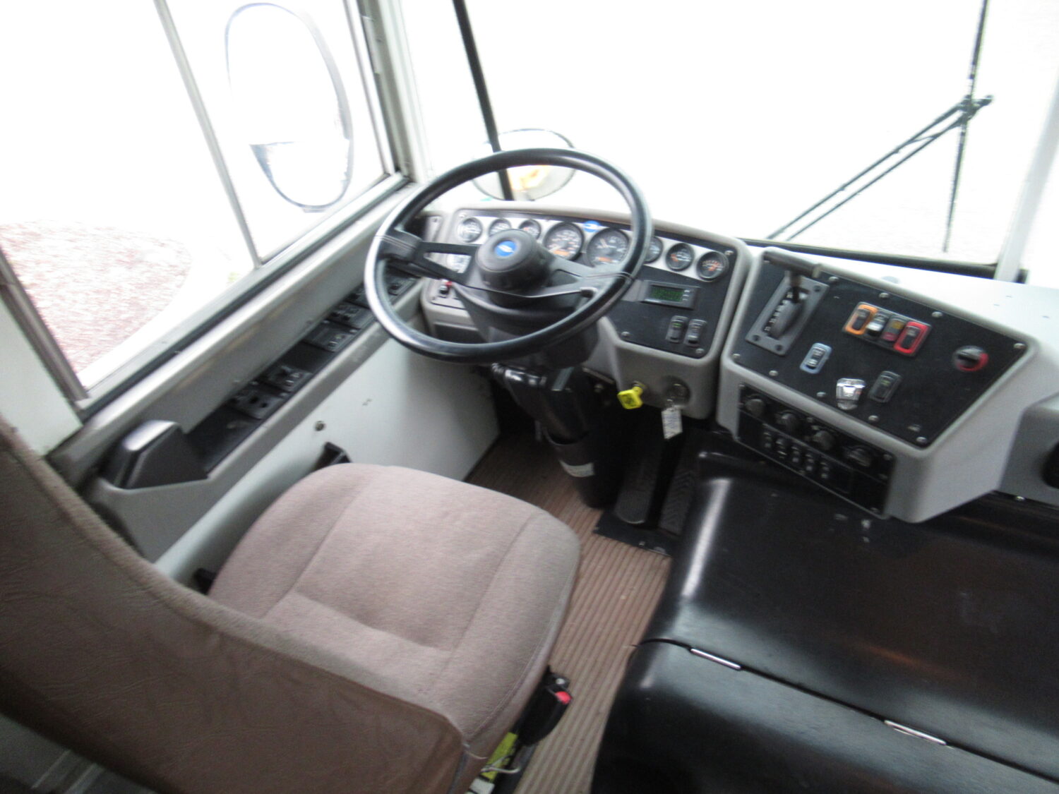 2004 Blue Bird All American 16 Passenger + 3 Wheelchair Short School Bus - B15332 - Image 5