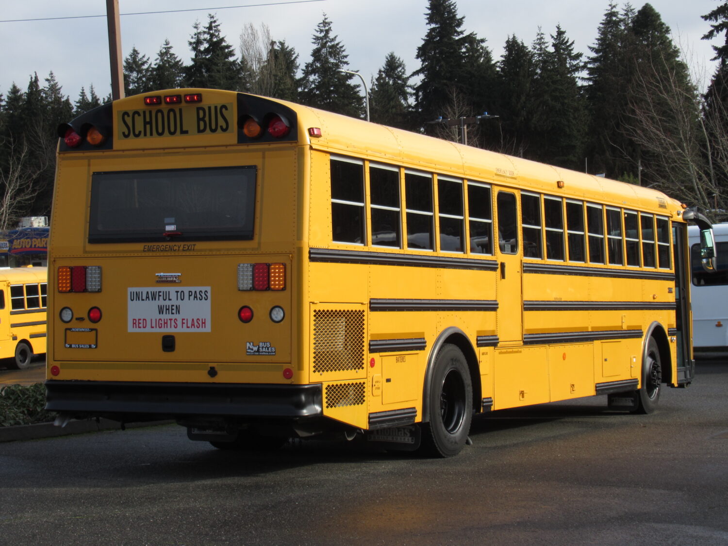 2010 Thomas HDX 78 Passenger School Bus - B21344 - Image 3