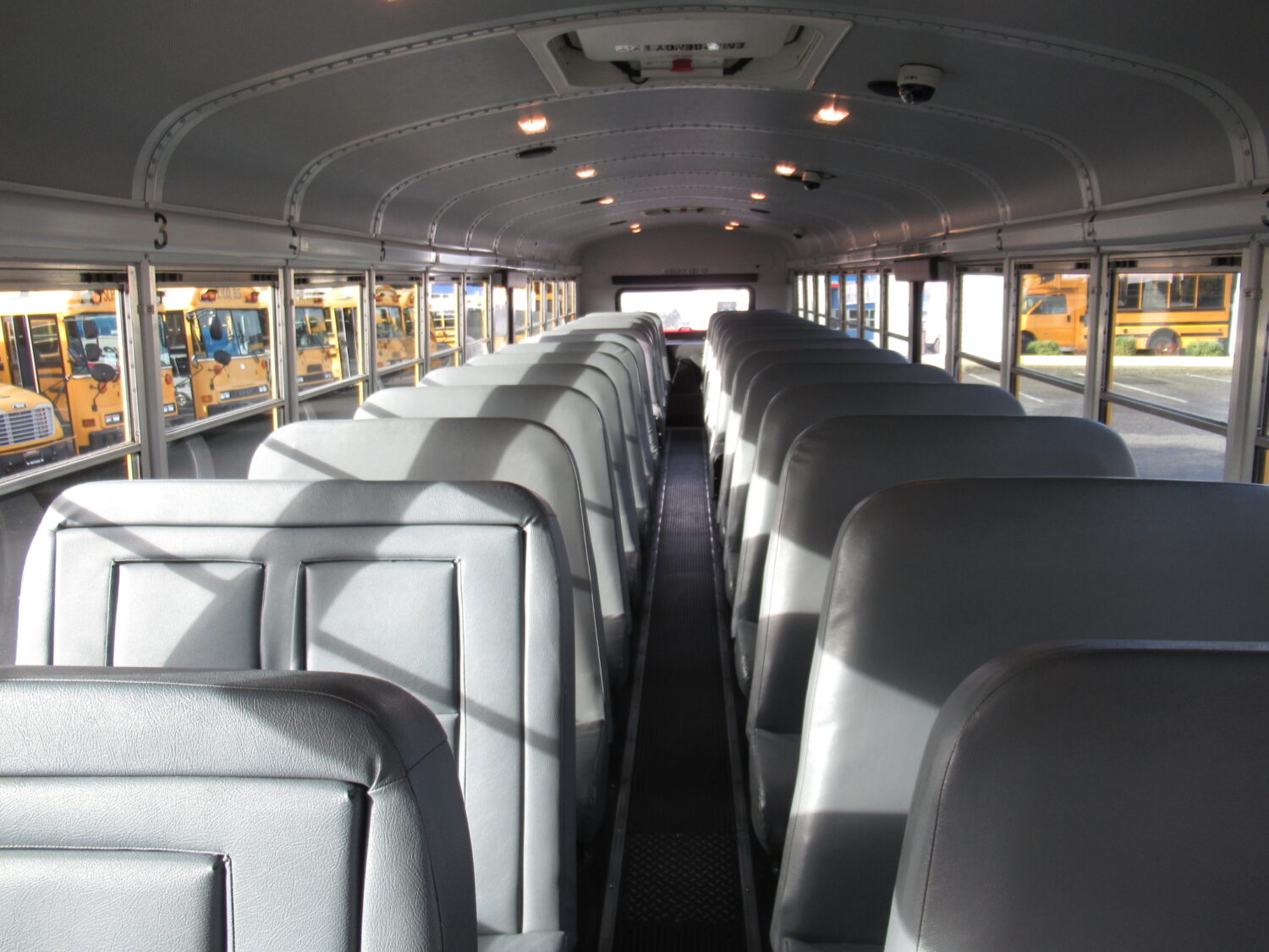 2010 Thomas HDX 78 Passenger School Bus - B21344 - Image 6